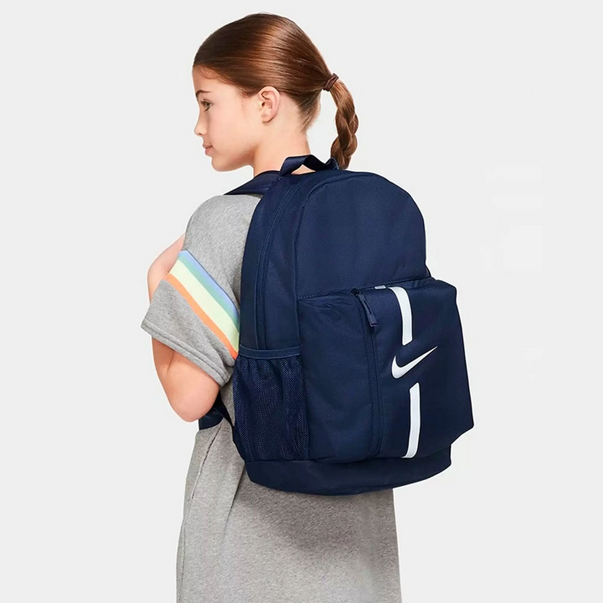 Рюкзак 45х30х14см, объем 22л Nike Academy Team Backpack DA2571-411 Темно-синий 2000_2000