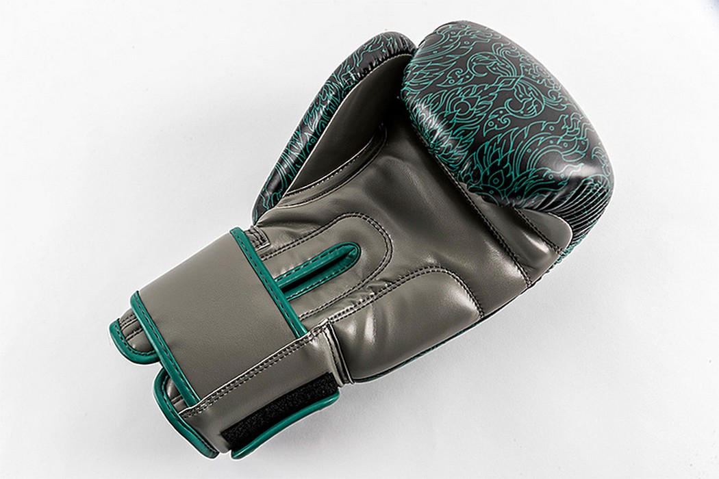 Боксерские перчатки UFC PRO Thai Naga Green, 12oz 1050_700