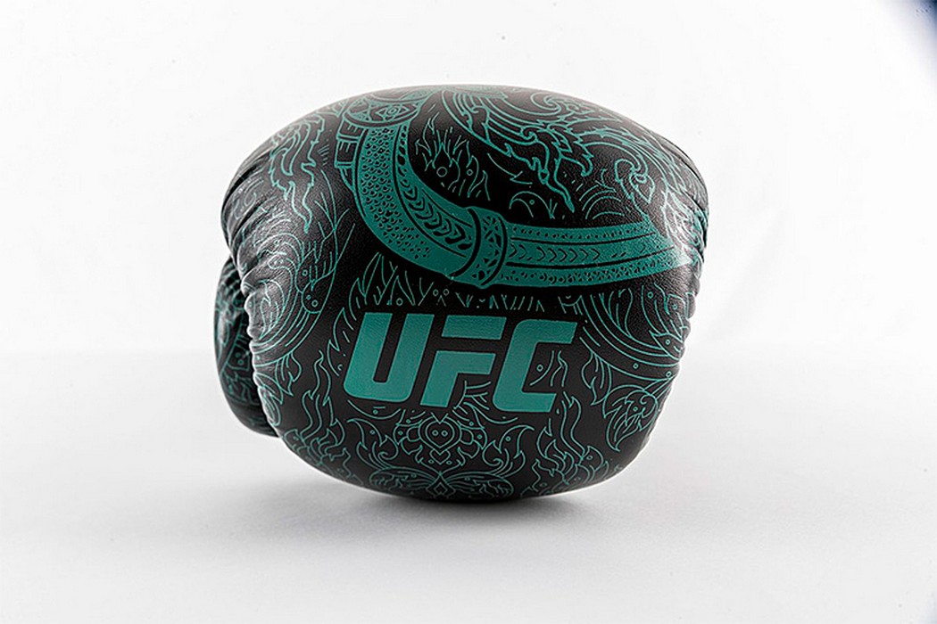 Боксерские перчатки UFC PRO Thai Naga Green, 12oz 1050_700